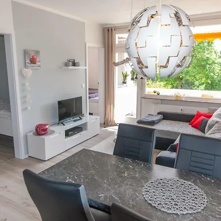 Modern & Schoener Ausblick 고슬라르